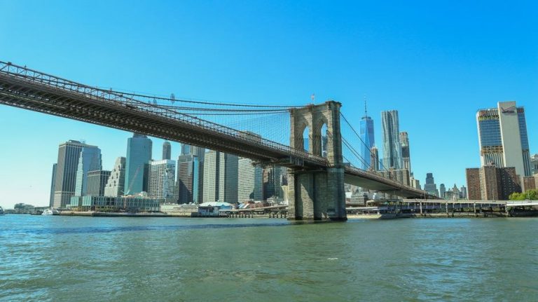 new york city guided sightseeing tour by luxury coach